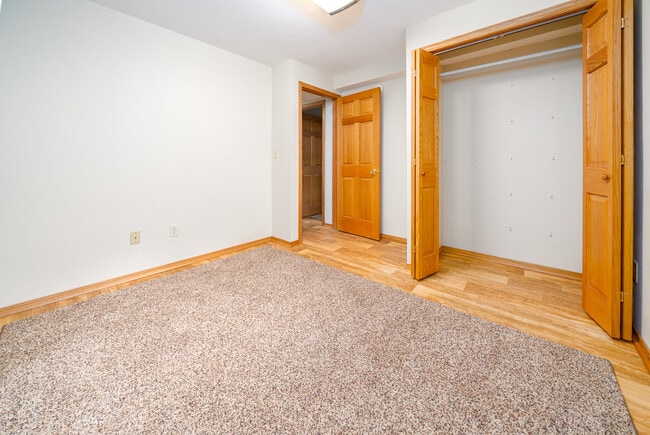 Building Photo - 617 N Cedar St