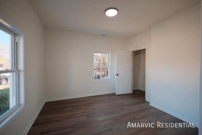 Foto del edificio - 4313 Wallace St