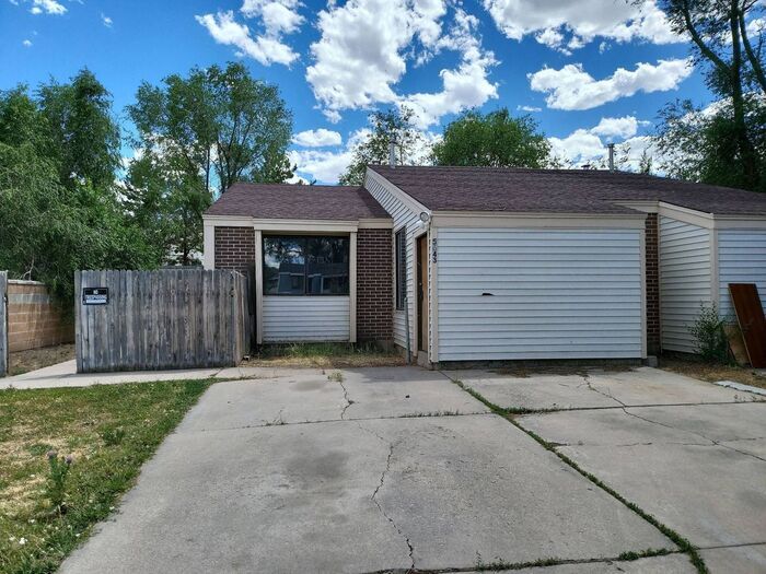 Primary Photo - 2 Bed 1 Bath Duplex in West Valley