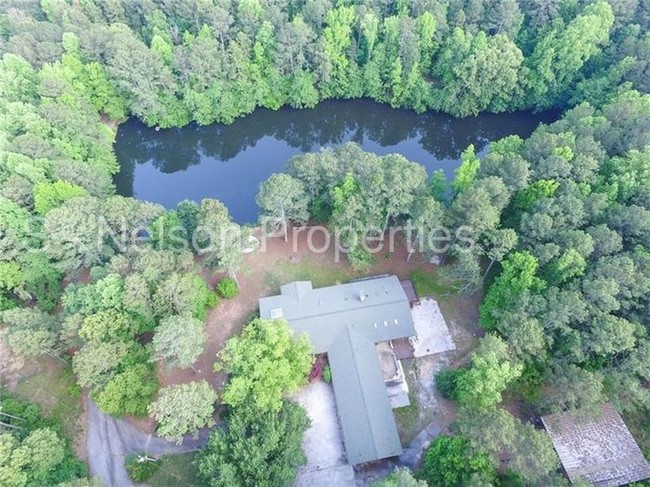 Building Photo - 2101 Poplar Falls Ave