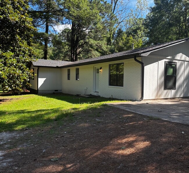 Building Photo - 2423 S Chatfield Rd