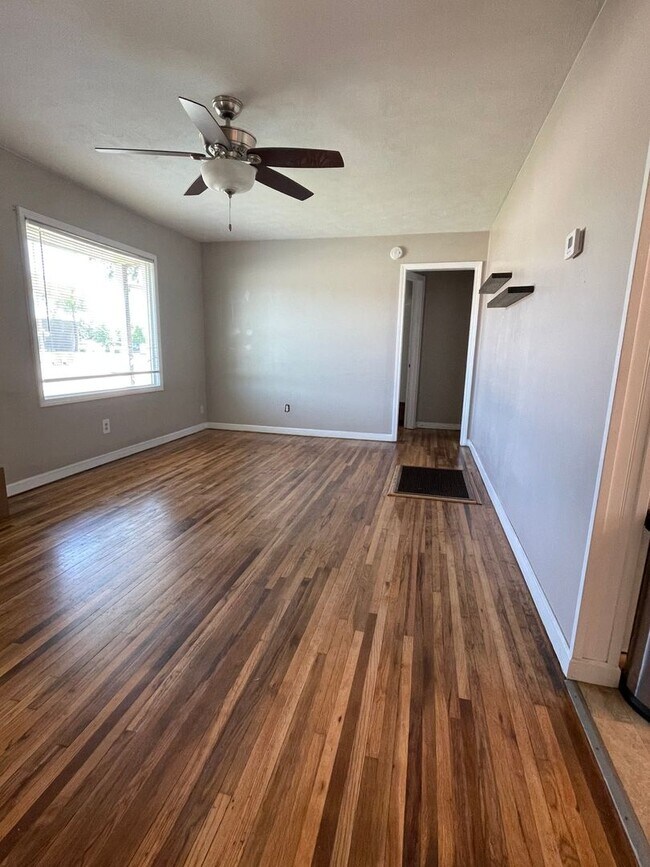 Foto del edificio - Great Location, Clean 2 bedroom