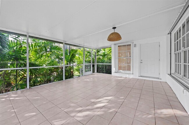 Building Photo - 1311 Fillmore St