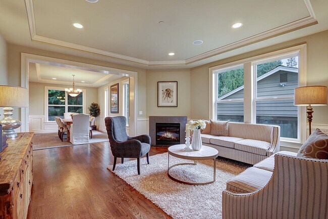 Building Photo - 5Bdrm+Office / 3.5 bath - West Bellevue Home