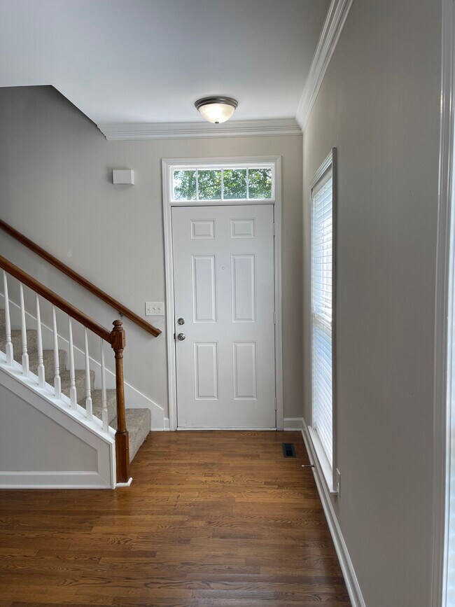Foto del edificio - 407 Newport Meadows Cir