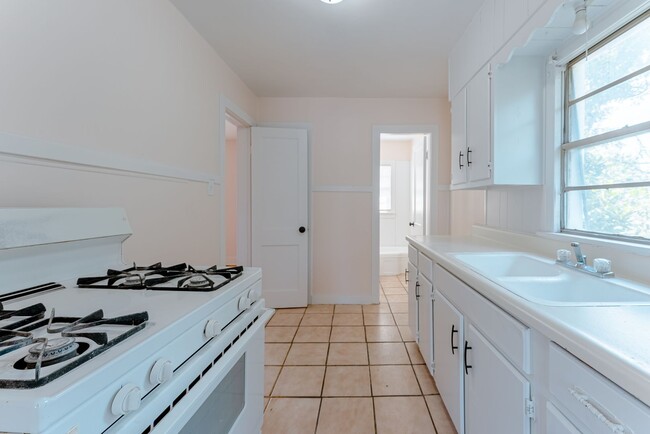 Foto del edificio - Beautifully renovated 1 plus bedroom
