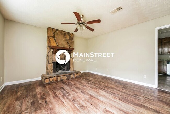 Building Photo - 3 Bedroom Pet-Friendly Home in Conyers, GA with Main Street Renewal