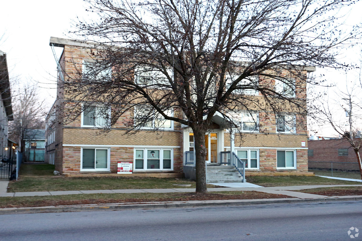 Building Photo - 2023 N Harlem Ave