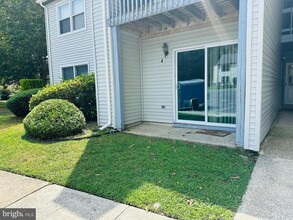 Building Photo - 4 Scotch Pine Dr