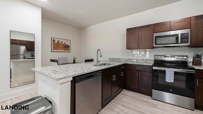 Foto del edificio - 2115 Windsor Blvd