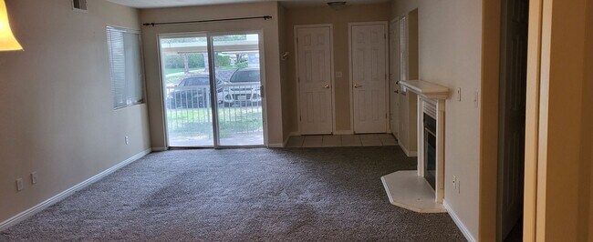 Building Photo - MOVE IN SPECIAL $500 OFF FIRST MONTHS RENT...
