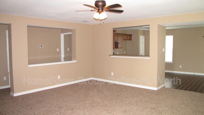 Foto del edificio - 6033 McKaskle Dr