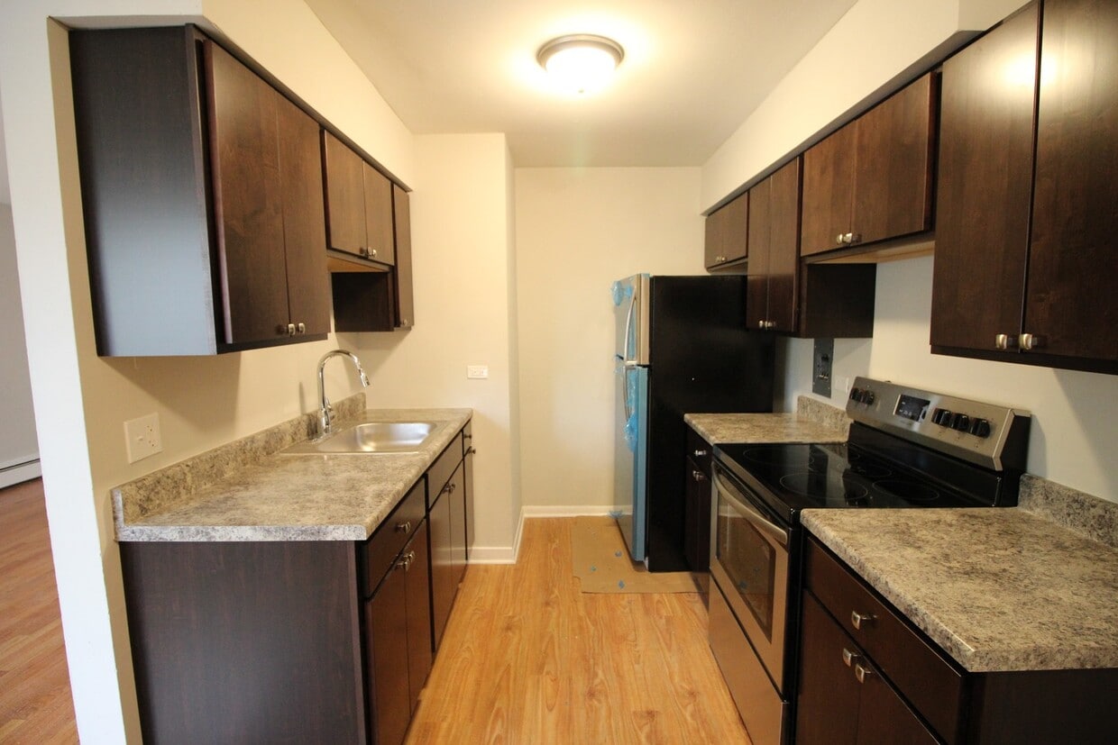 Primary Photo - 1644 W Morse Ave