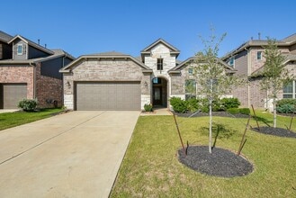 Building Photo - 14615 Sycamore Side Wy