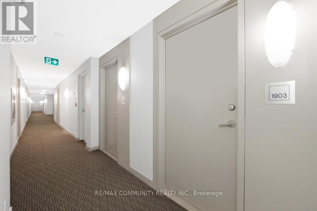 Photo du bâtiment - 38 Lee Centre Dr