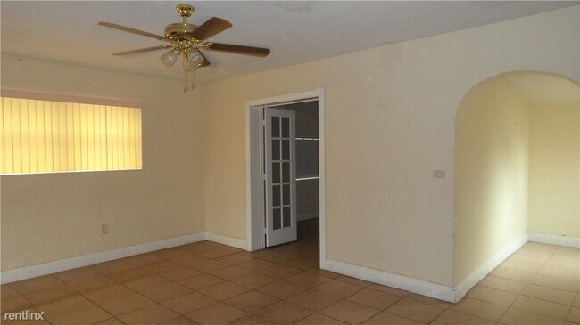 Foto del edificio - 3 br, 2 bath House - 700 N 70th Ave