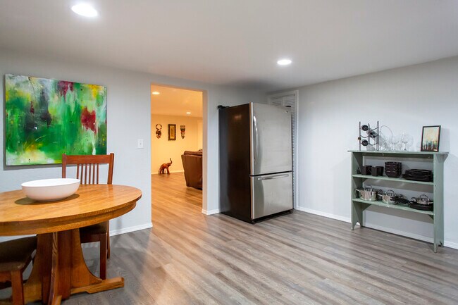 kitchen - 4771 Hillcrest Rd