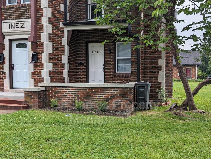 Primary Photo - 2202 E 7th St