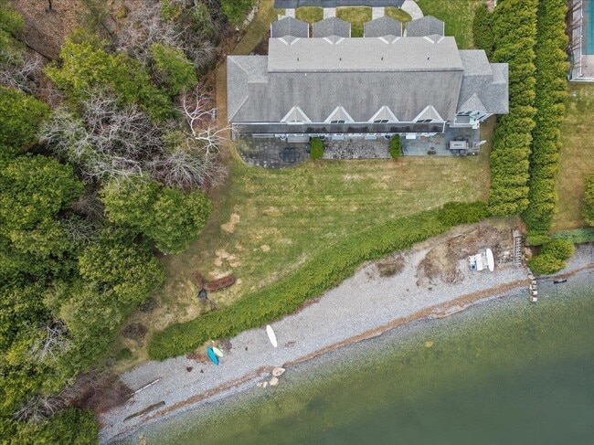 Foto del edificio - 38 Pebble Beach Rd