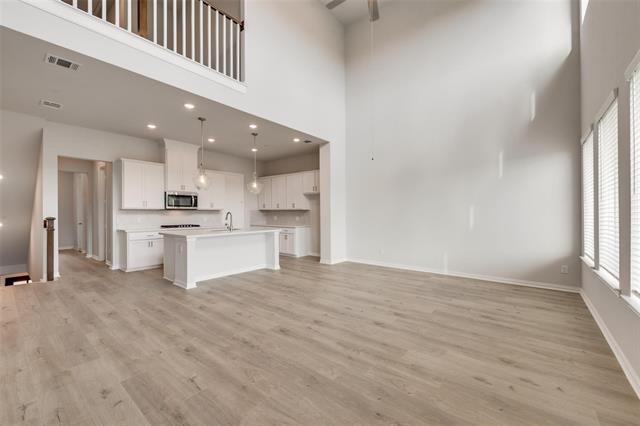 Foto del edificio - 8391 Challenger Ln
