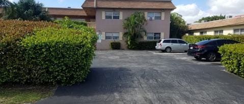 Building Photo - 241 SE 9th Ave