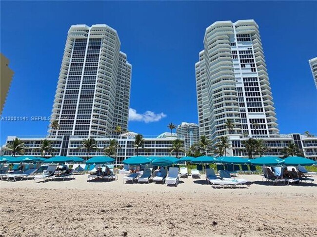 Foto del edificio - 16485 Collins Ave