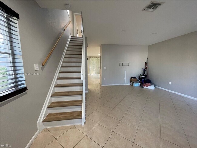 Foto del edificio - 3 br, 2.5 bath House - 2535 SW 82nd Ave