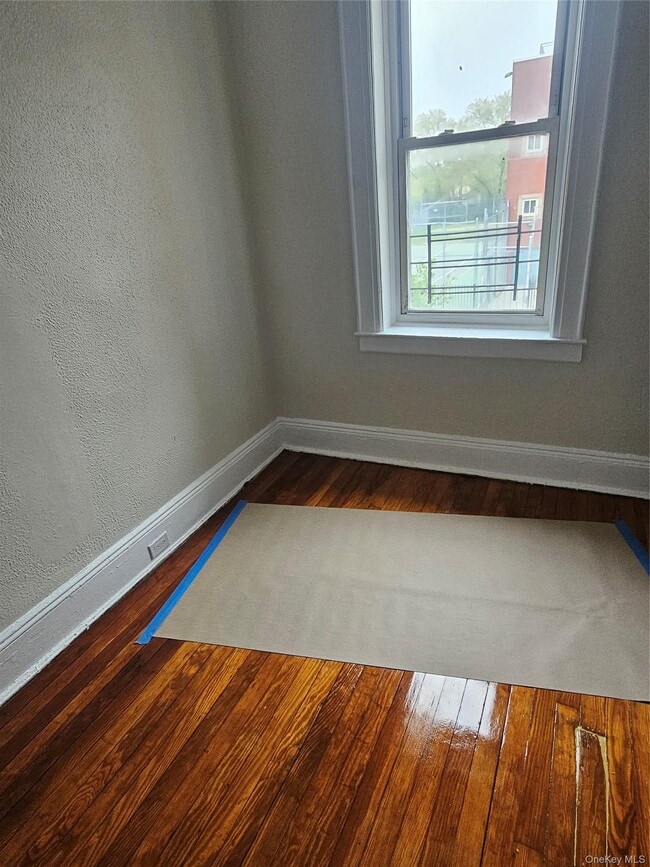 Foto del edificio - 399 Irving Ave