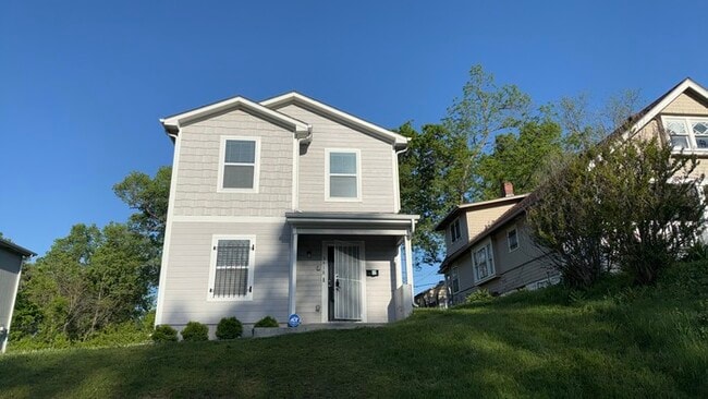 Building Photo - Lovely 3-Bedroom Home in a Quiet Kansas Ci...