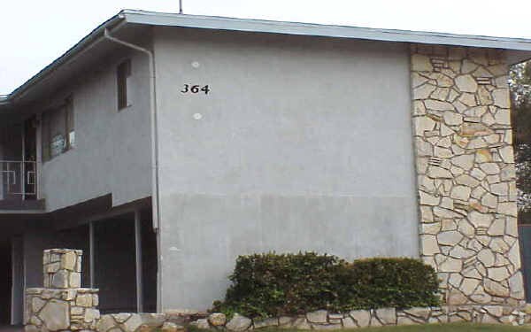 Foto del edificio - 364 E 17th St