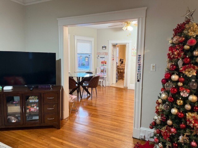 Foto del edificio - 26-28-28 Waverley Ave