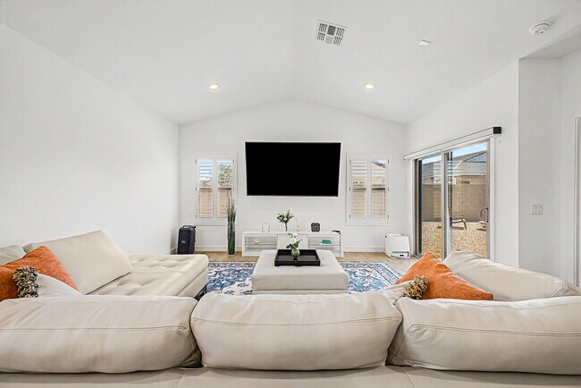 Foto del edificio - 42385 W Vincent Dr