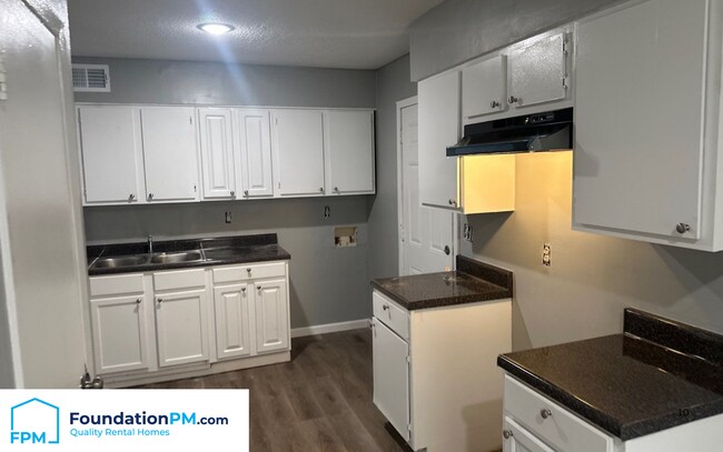 Foto del edificio - 996 N Claybrook St