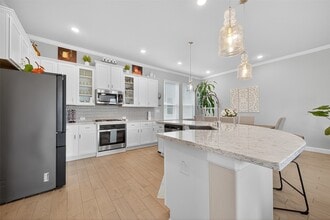 Building Photo - 2013 Kirby Landing Dr