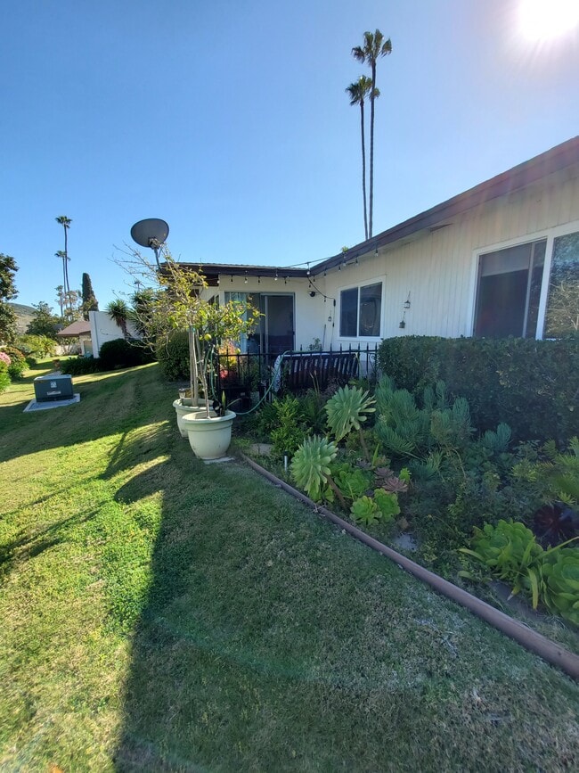Building Photo - 1607 La Madera Ln