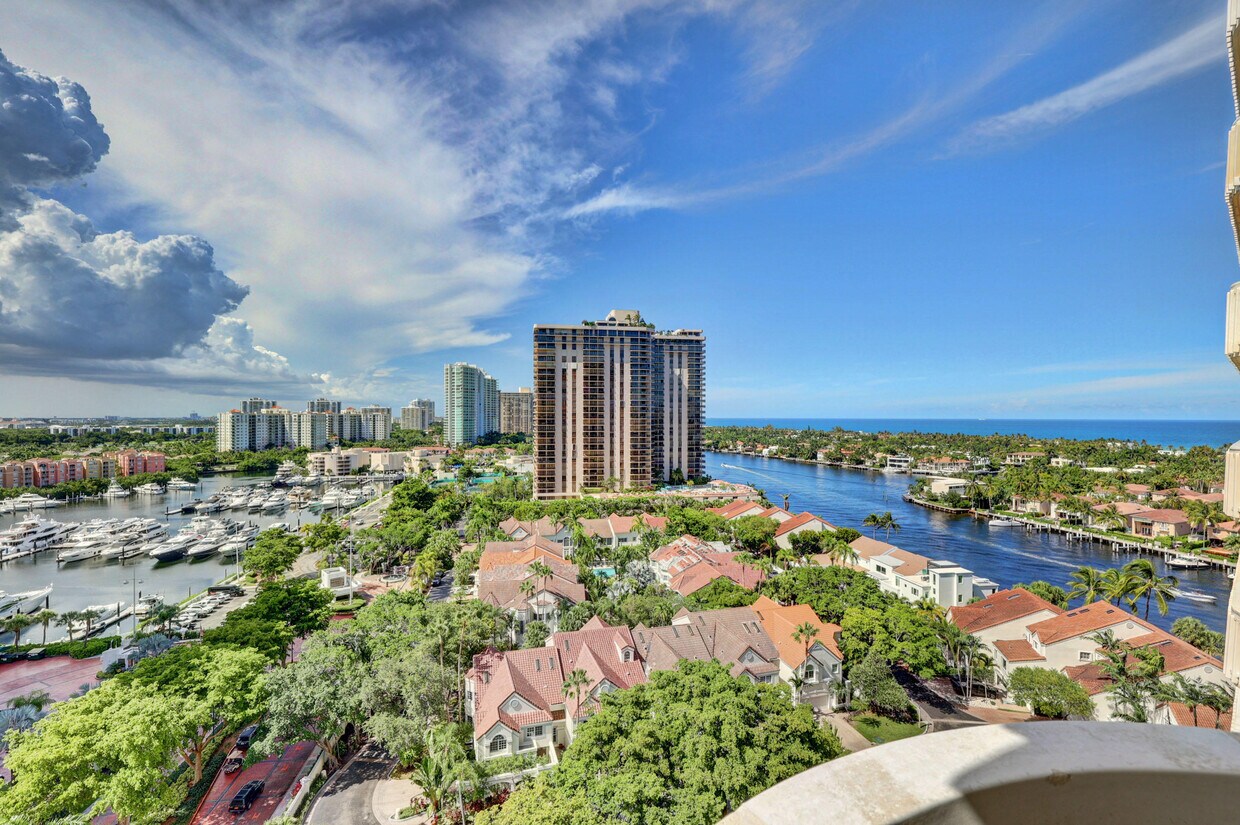 Foto principal - 19355 Turnberry Way