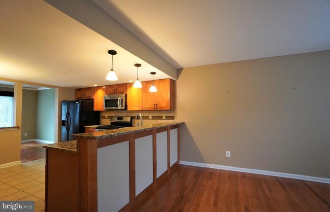 Building Photo - 902 Eagle Ln