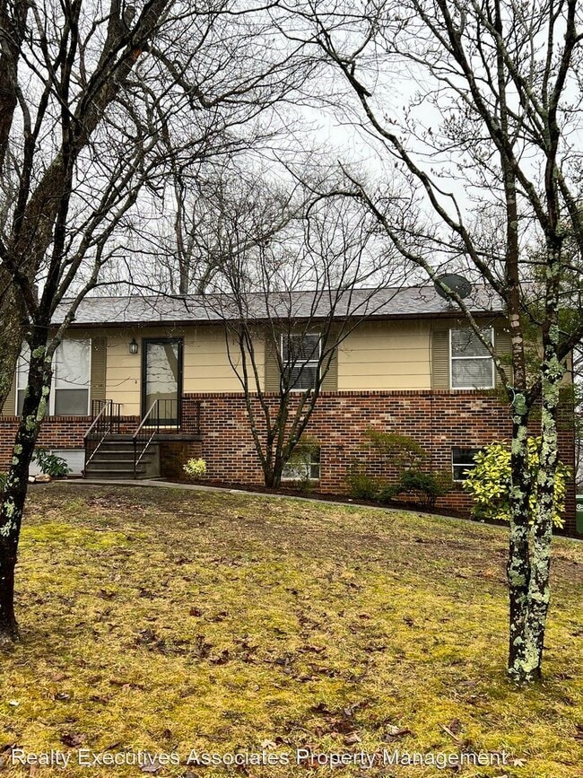 Building Photo - 3 br, 2.5 bath House - 505 Brown School Road