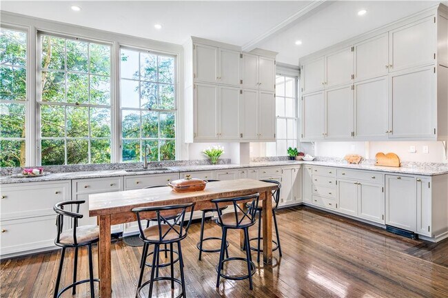 Foto del edificio - 115 Narragansett Ave