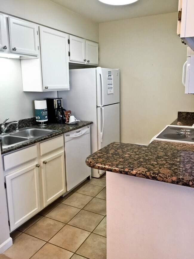 Kichen - 4678 White Rock Cir