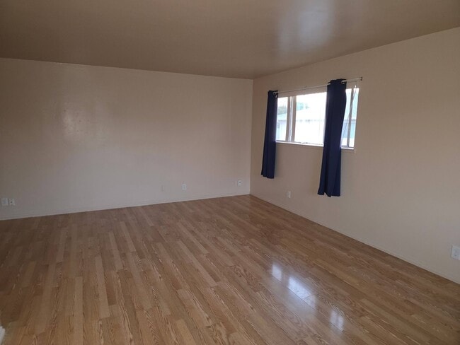 Building Photo - 3704 Sapphire Dr
