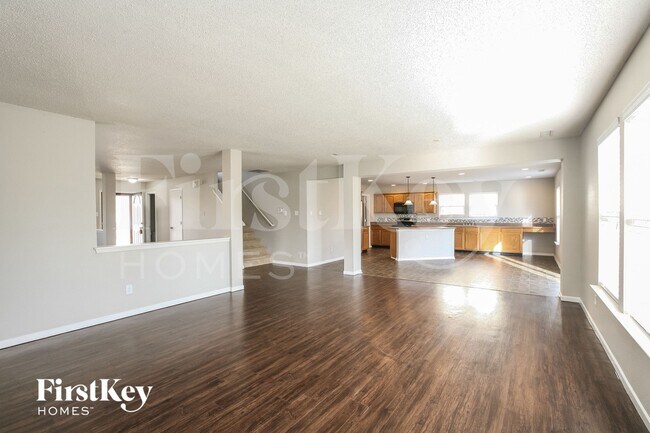 Foto del edificio - 10077 Pine Grove Way
