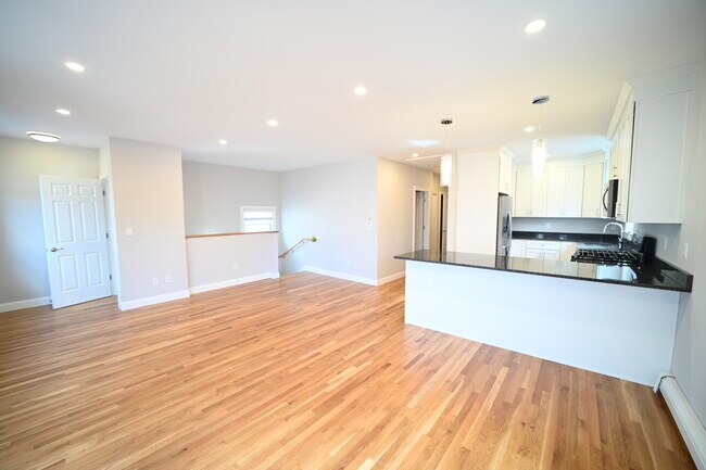 Building Photo - 19 Roberts Street