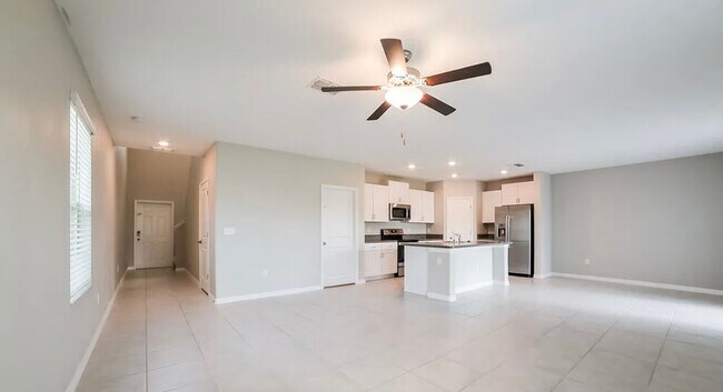 Building Photo - 15545 Miller Creek Dr
