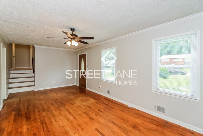 Building Photo - 4941 Pebblebrook Dr