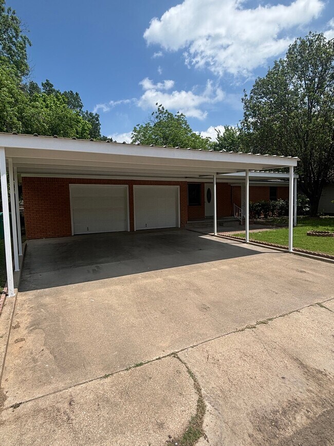 Foto del edificio - 605 N Joyce St