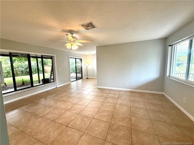 Foto del edificio - 1002 SE 15th Ct