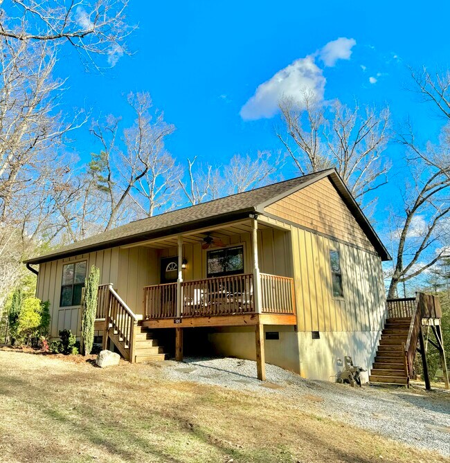 Building Photo - 120 Barefoot Ridge Dr