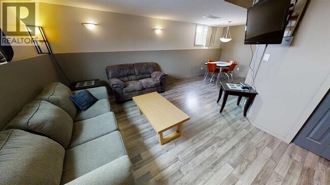 Building Photo - 11202-1175A 75a Ave