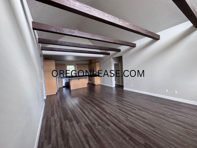 Building Photo - 3bed 2bath Cal Young Area home